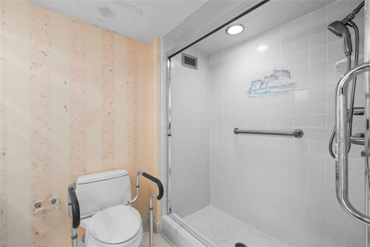 2425 Gulf Of Mexico Drive, Unit 7D, Longboat Key, FL 34228 Photo