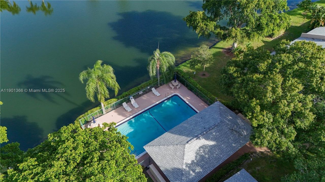 754 Banks Rd, Coconut Creek, FL 33063 Photo