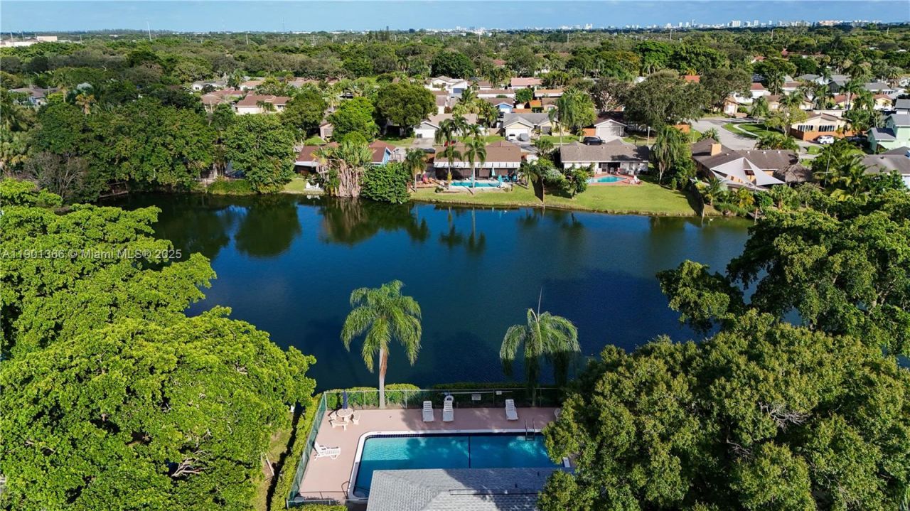 754 Banks Rd, Coconut Creek, FL 33063 Photo