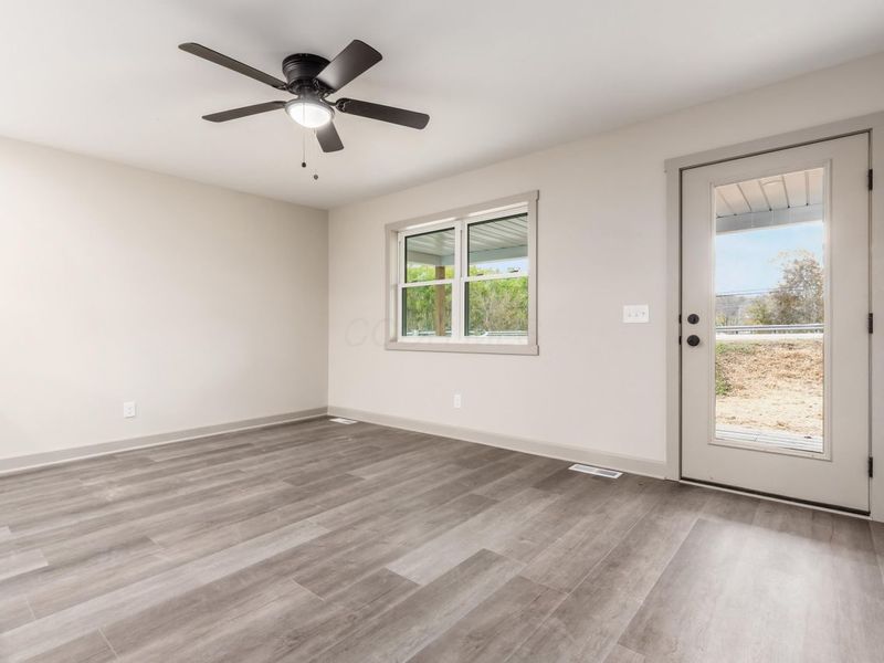 7115 East Pike, Zanesville, OH 43701 Photo 3