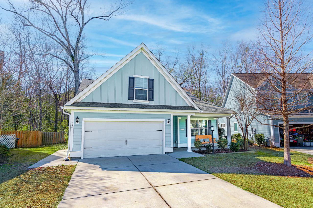 134 Longdale Drive Photo 1