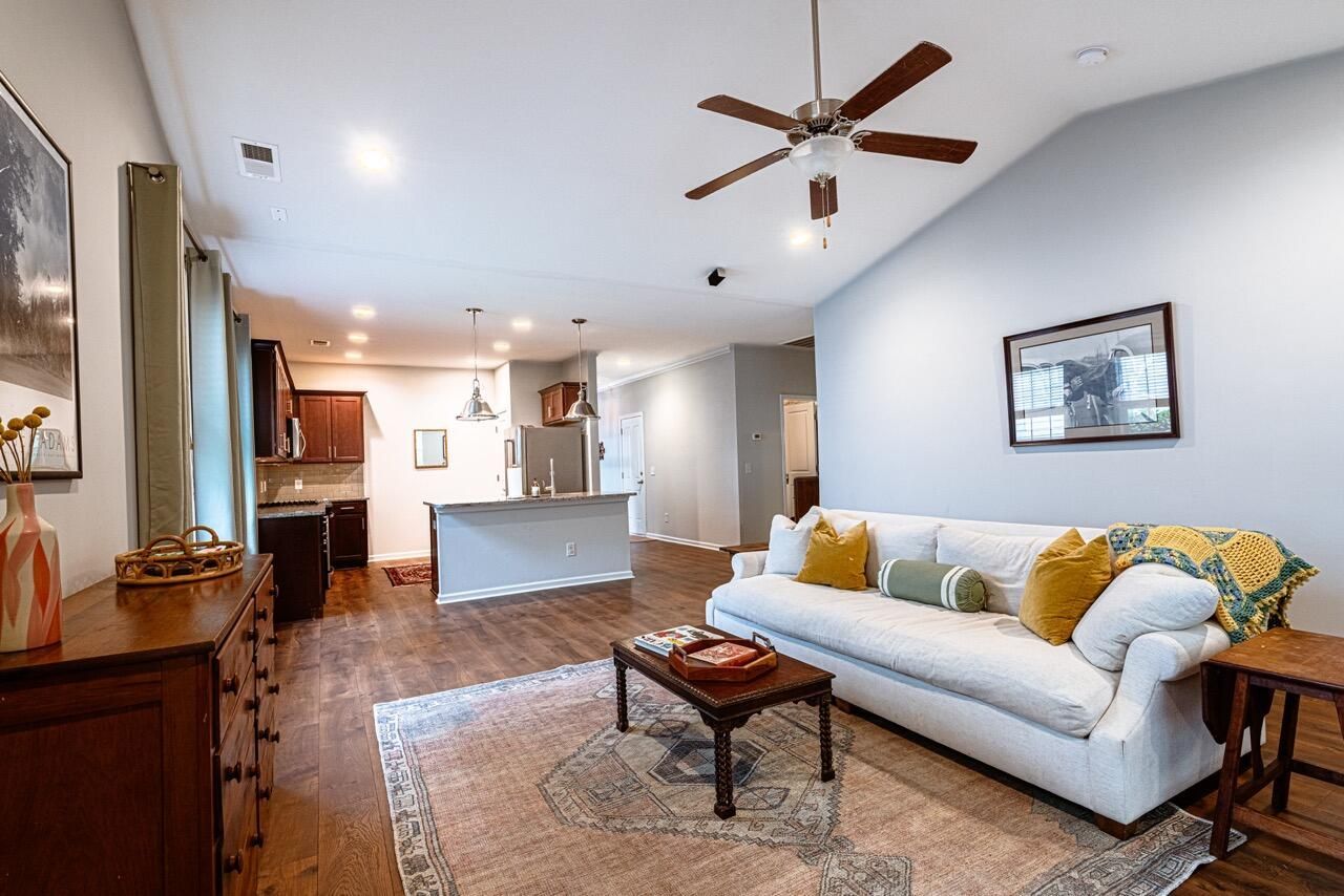 134 Longdale Drive Photo 10