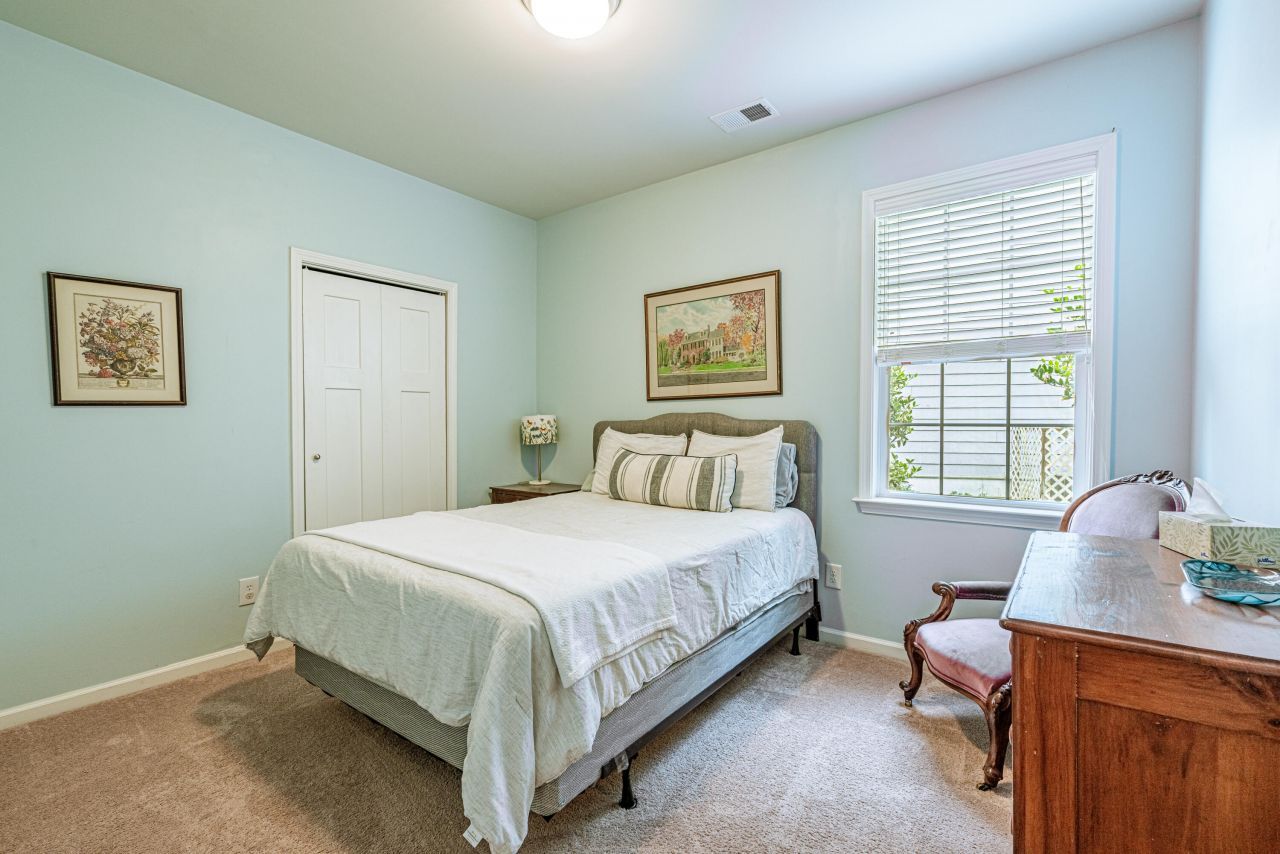 134 Longdale Drive Photo 18