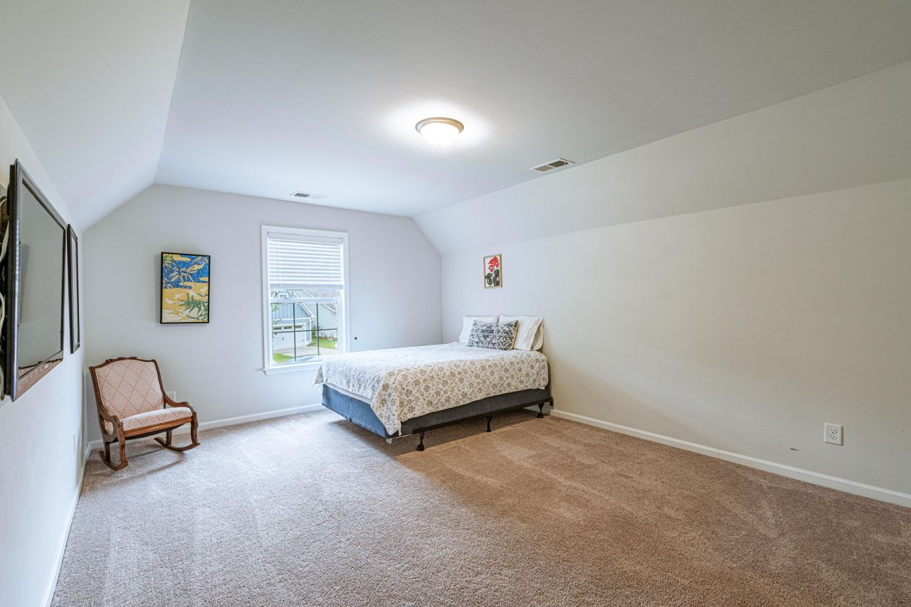 134 Longdale Drive Photo 24