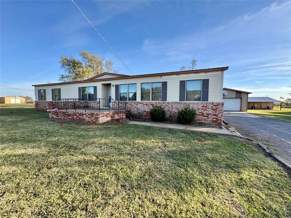 406 E 10 Street, Leedey, OK 73654