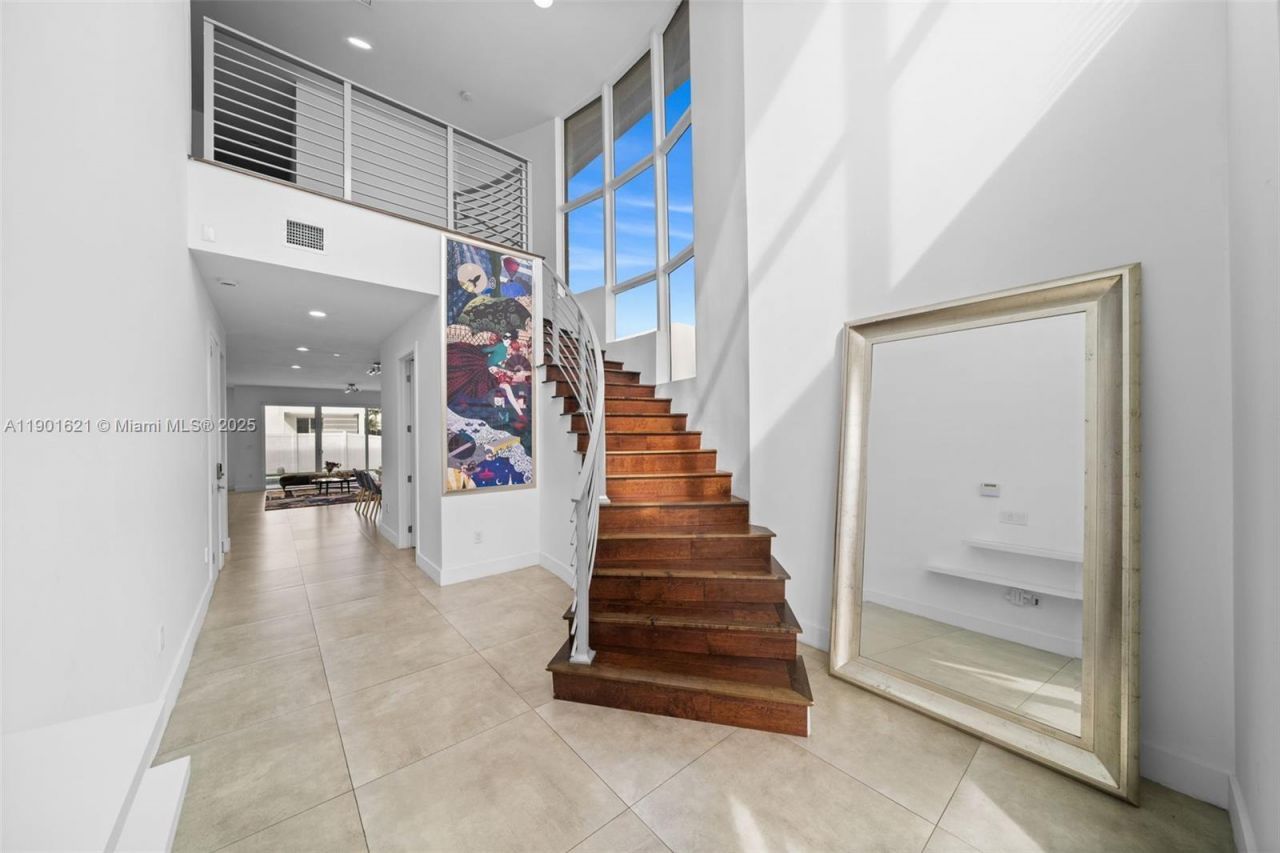 7540 NW 97th Pl, Doral, FL 33178 Photo