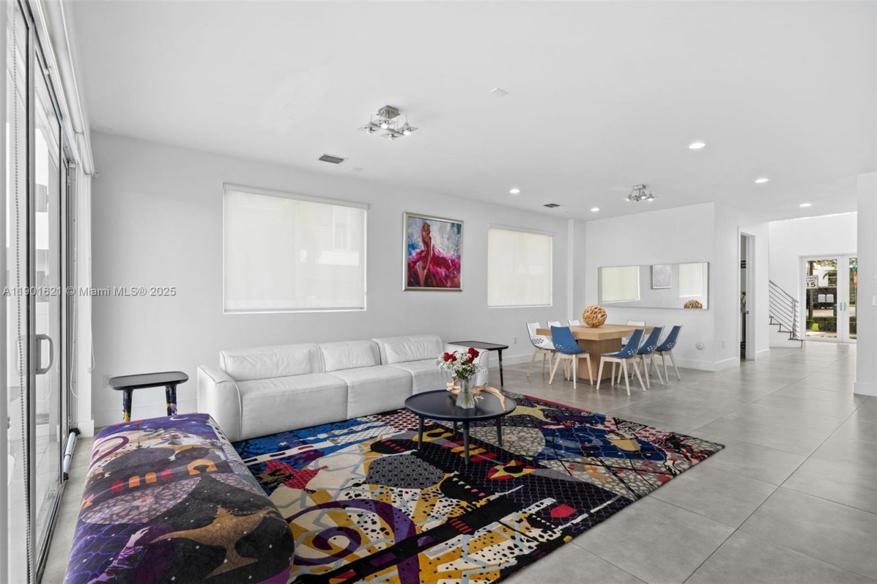 7540 NW 97th Pl, Doral, FL 33178 Photo