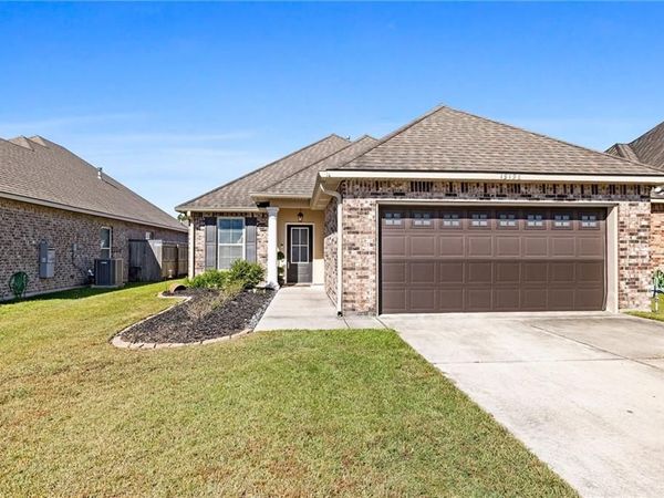 19196 GREENLEAF Circle, Ponchatoula, LA 70454