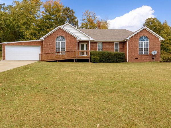 102 Woodside Ln, Lawrenceburg, TN 38464