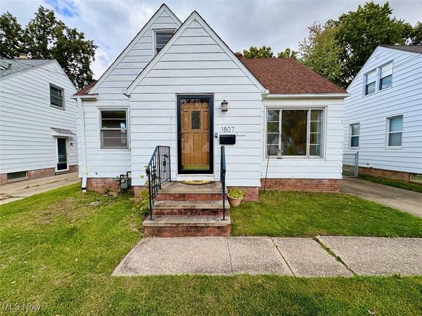 1807 E 294th Street, Wickliffe, OH 44092