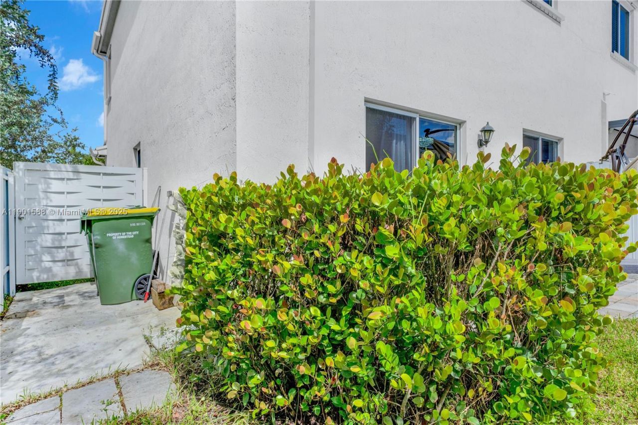 856 SE 16th Ct, Homestead, FL 33034 Photo