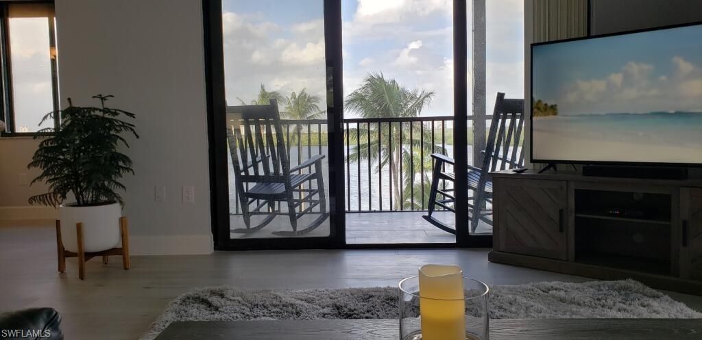 15 Bluebill Ave, Unit 406, Naples, FL 34108 Photo