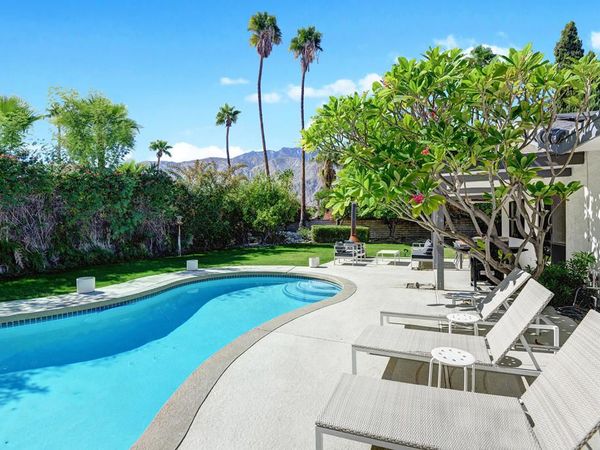 1031 E El Conquistador, Palm Springs, CA 92262