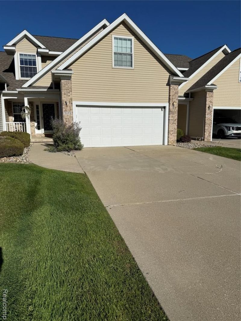 7172 Kings Way, Flushing, MI 48433 Main Photo