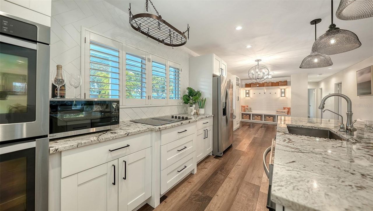 2426 Wisteria Street, Sarasota, FL 34239 Photo