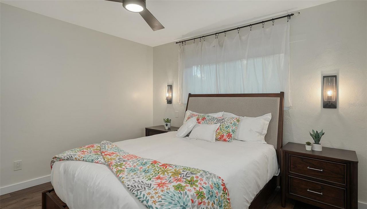 2426 Wisteria Street, Sarasota, FL 34239 Photo