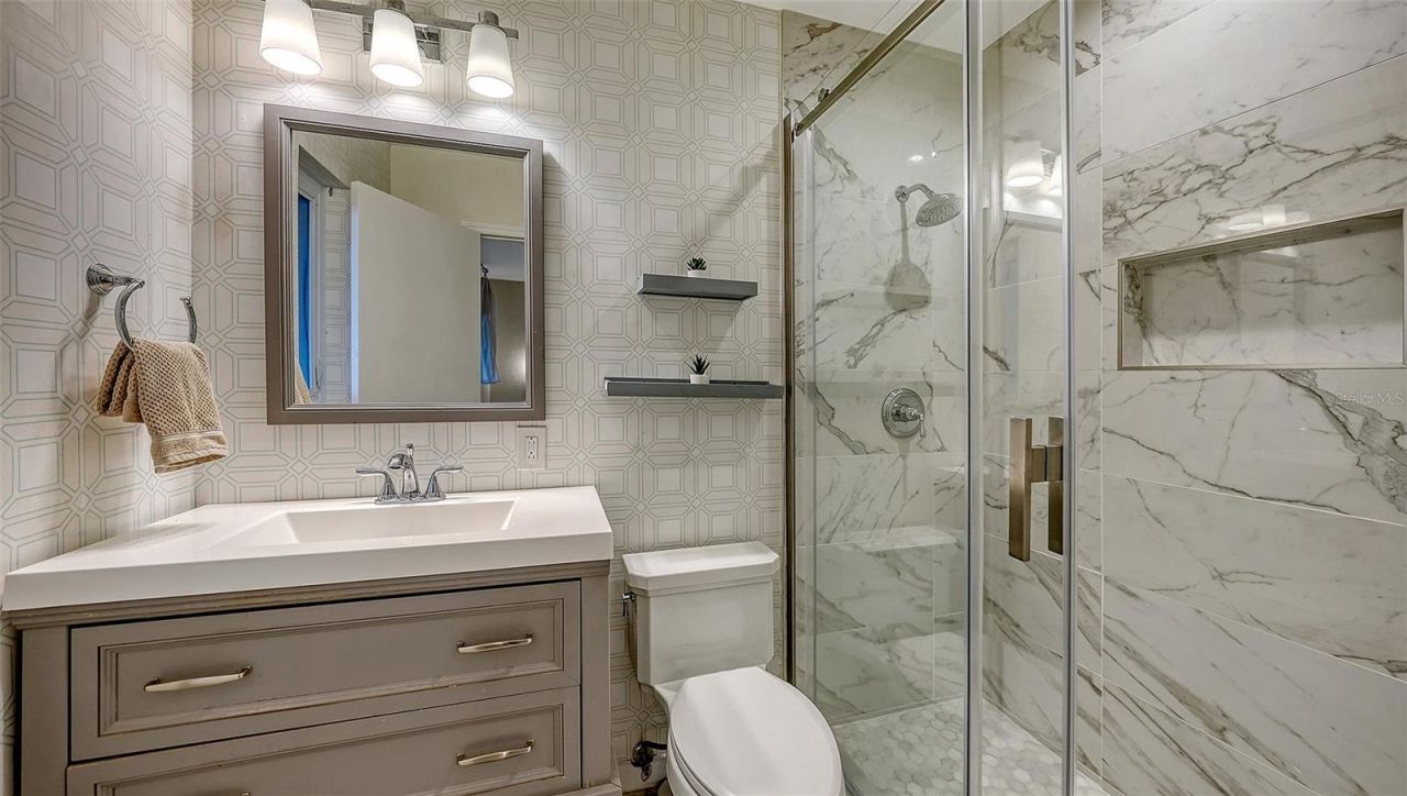 2426 Wisteria Street, Sarasota, FL 34239 Photo