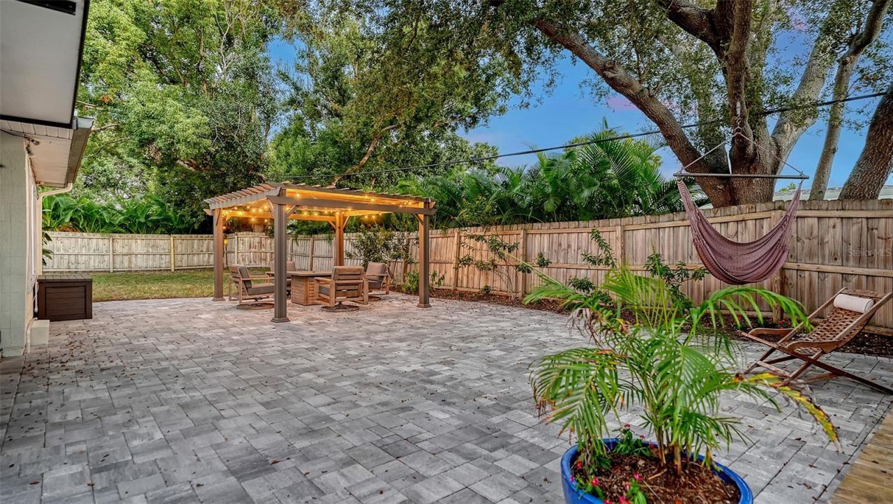 2426 Wisteria Street, Sarasota, FL 34239 Photo