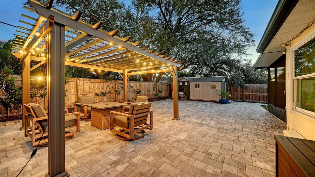 2426 Wisteria Street, Sarasota, FL 34239 Photo