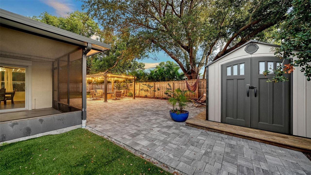 2426 Wisteria Street, Sarasota, FL 34239 Photo