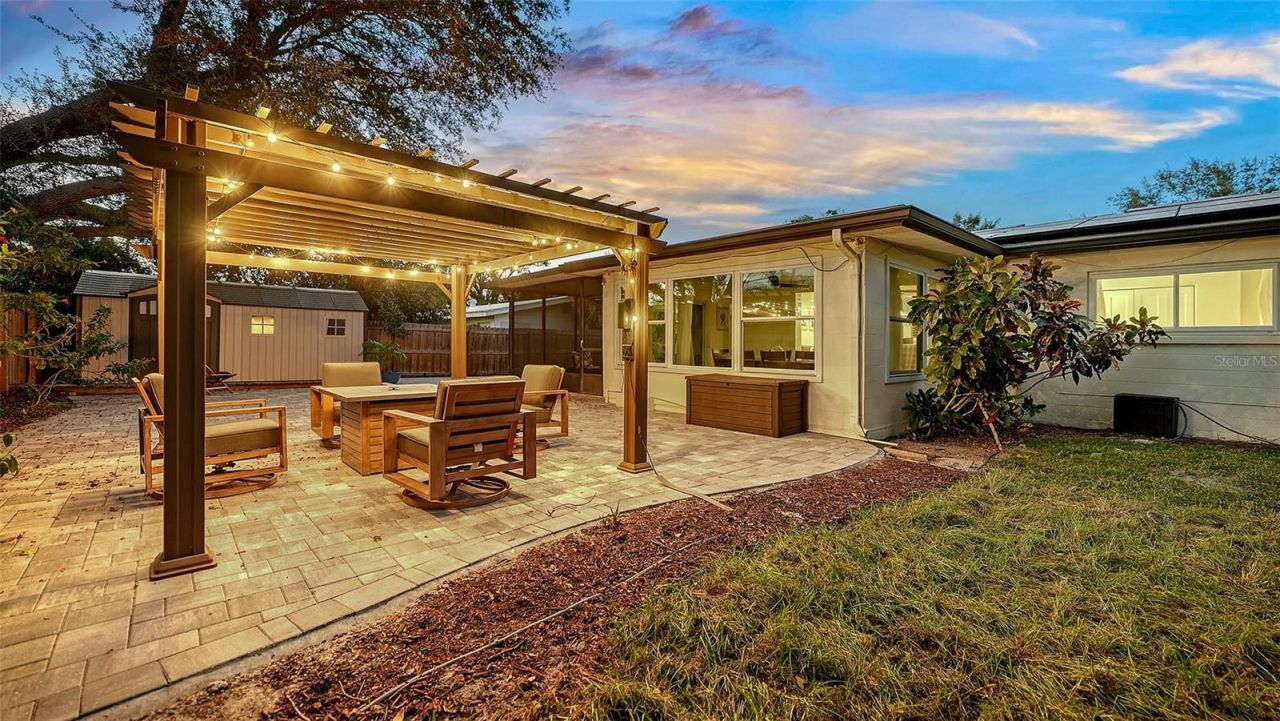 2426 Wisteria Street, Sarasota, FL 34239 Photo