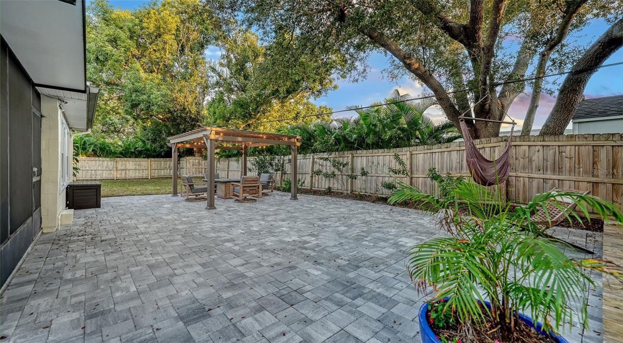 2426 Wisteria Street, Sarasota, FL 34239 Photo