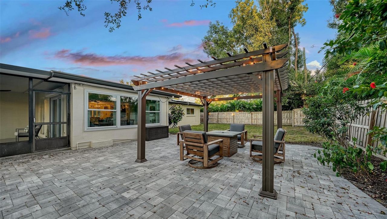 2426 Wisteria Street, Sarasota, FL 34239 Photo