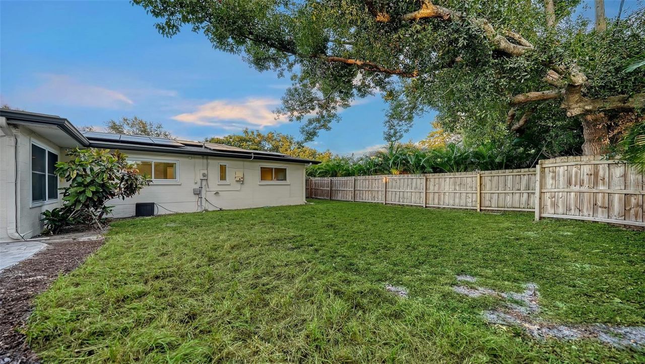 2426 Wisteria Street, Sarasota, FL 34239 Photo