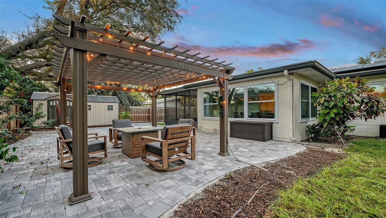 2426 Wisteria Street, Sarasota, FL 34239 Photo