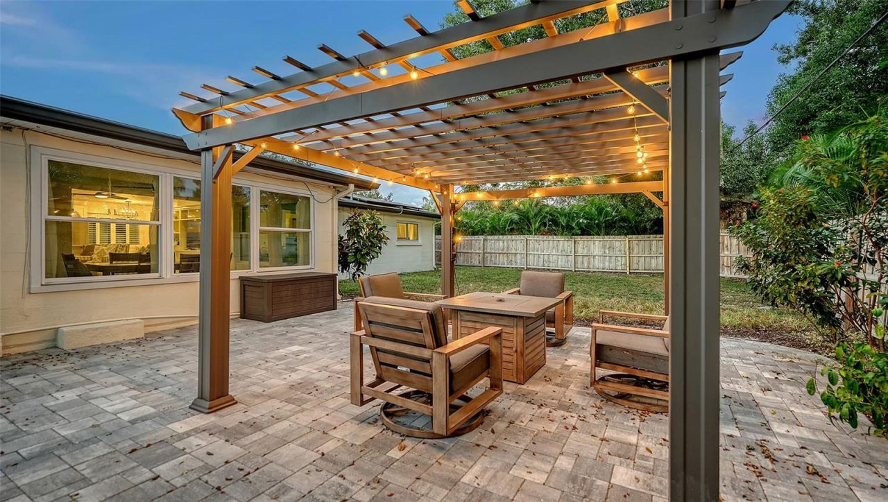 2426 Wisteria Street, Sarasota, FL 34239 Photo