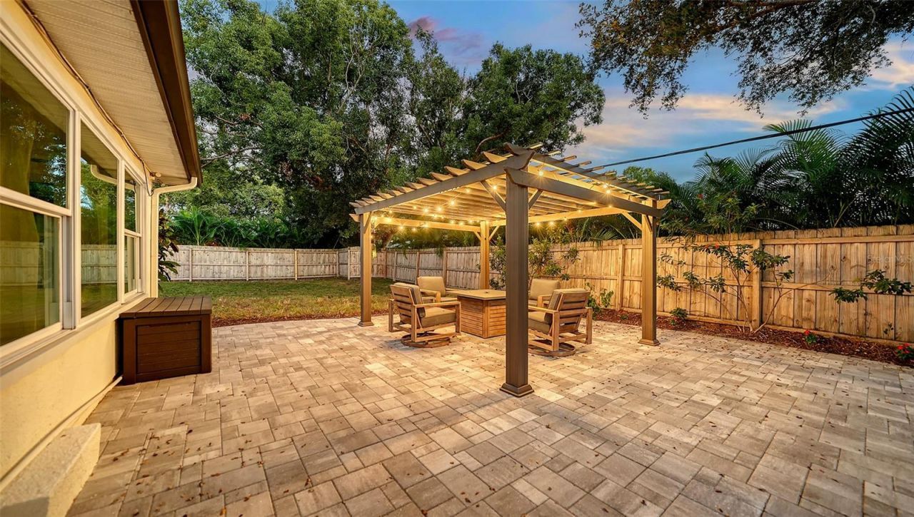 2426 Wisteria Street, Sarasota, FL 34239 Photo