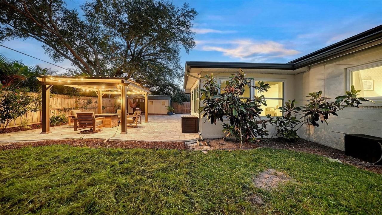 2426 Wisteria Street, Sarasota, FL 34239 Photo