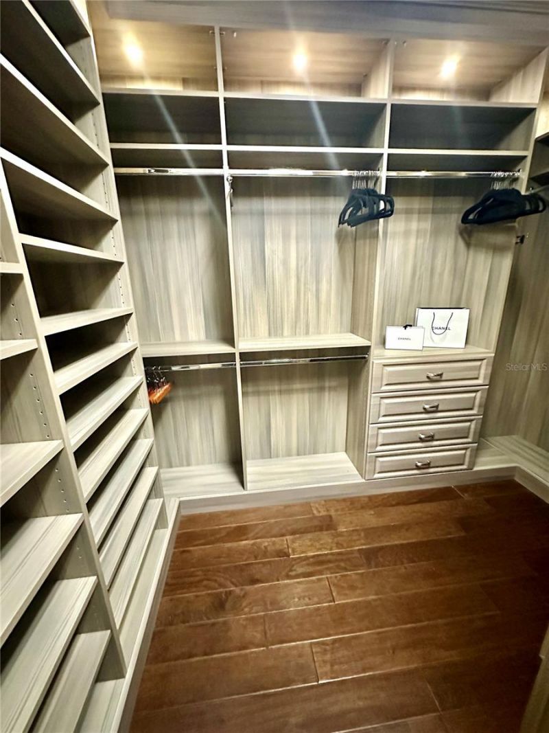 2620 Milford Berry Lane, Tampa, FL 33618 Photo