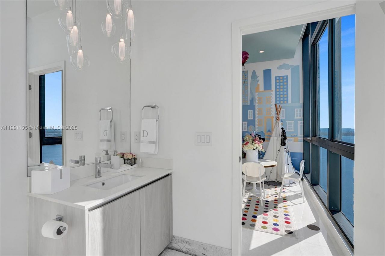 3131 NE 7th Ave, Unit UPH5301, Miami, FL 33137 Photo