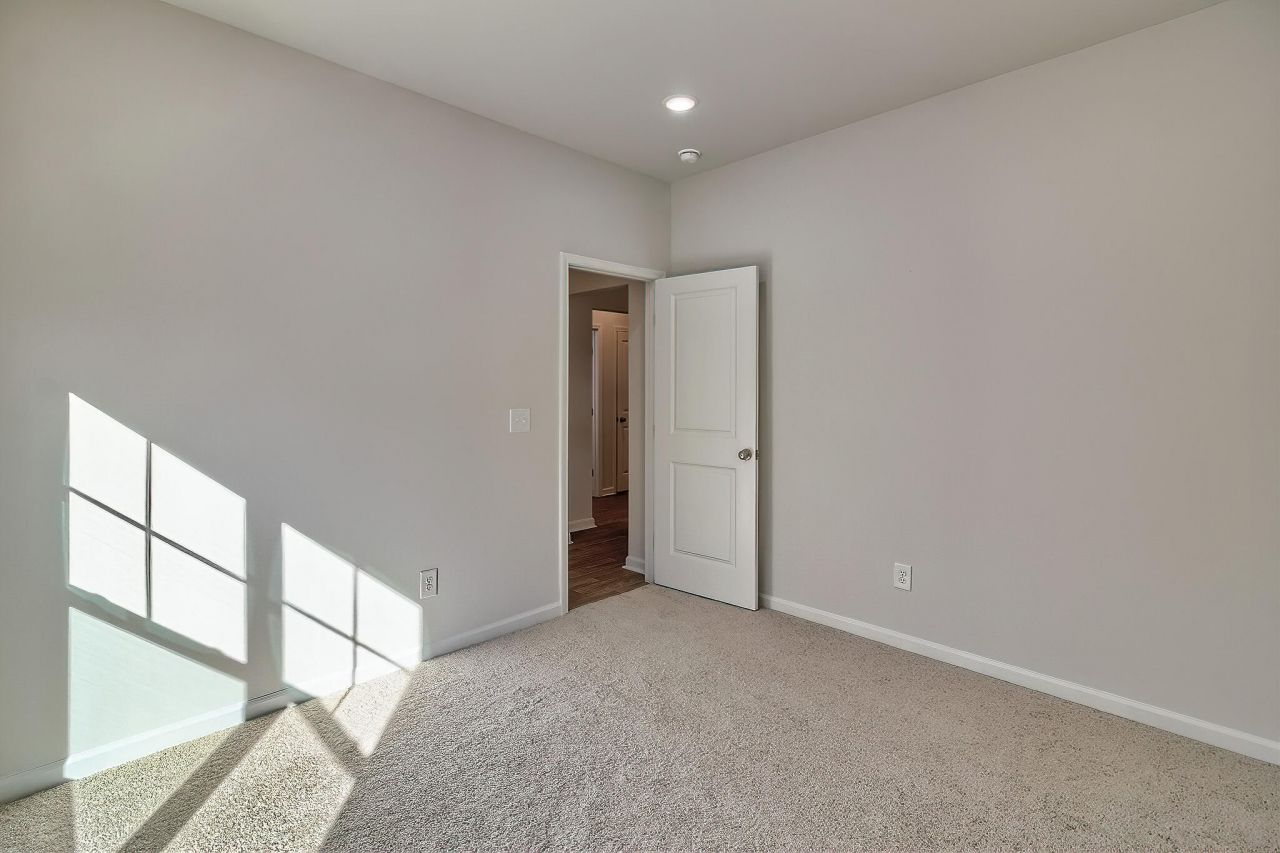 225 Trotter Lane Photo 12