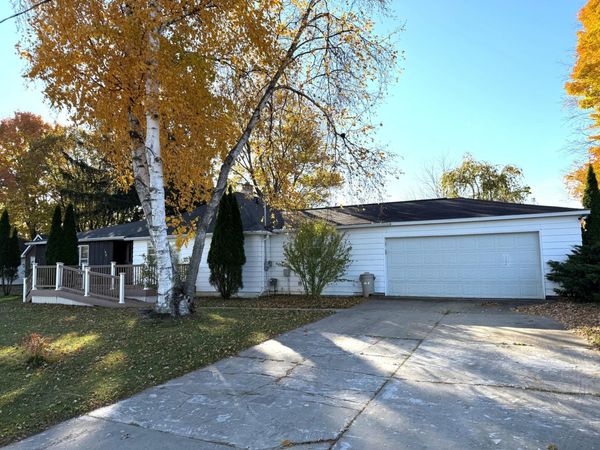 6961 Shoreline Drive, Delton, MI 49046