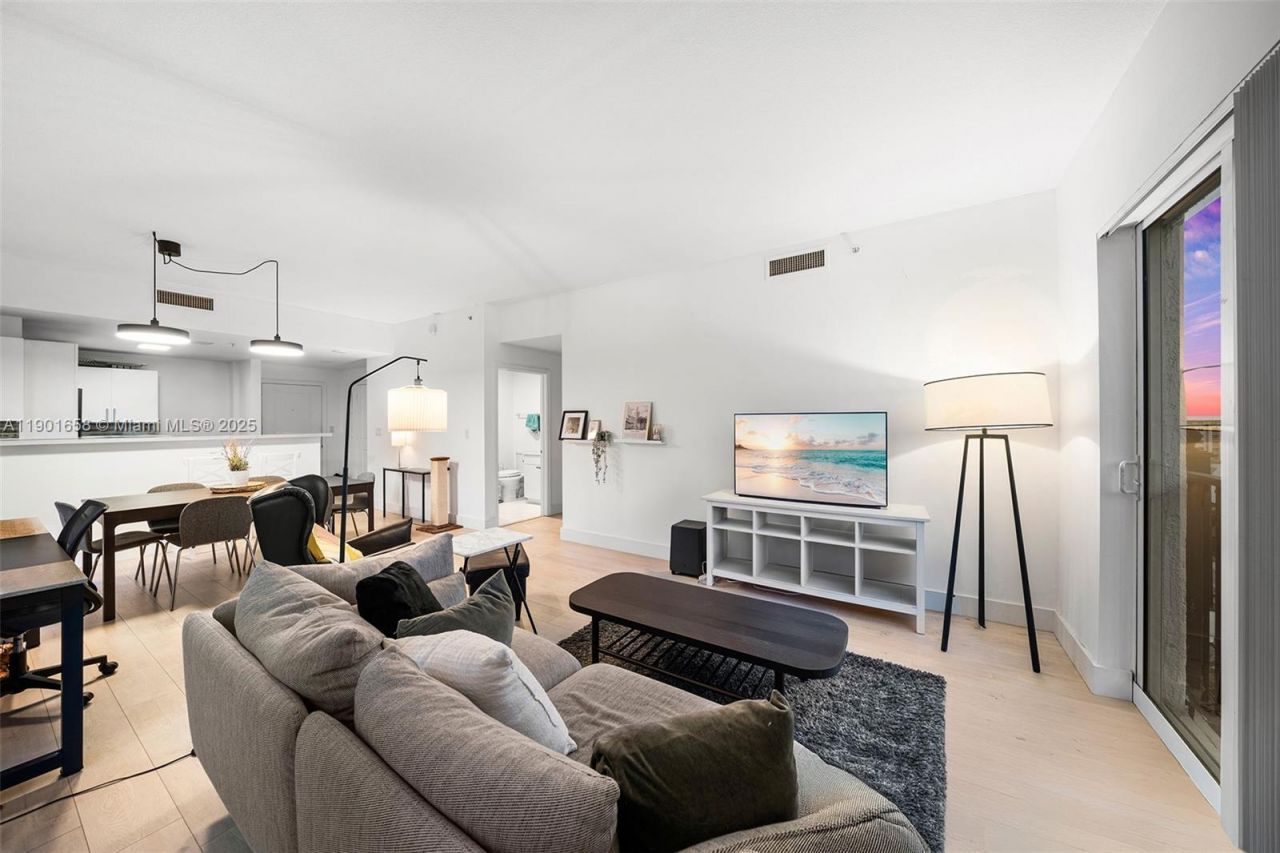 10 Aragon Ave, Unit 1417, Coral Gables, FL 33134 Photo