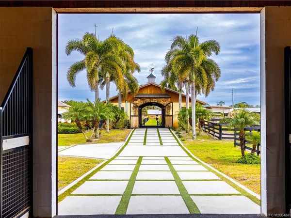 7625 Polo Square Square, Vero Beach, FL 32968