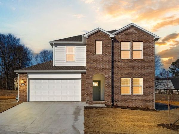 150 S Maroon Avenue, Fayetteville, AR 72704