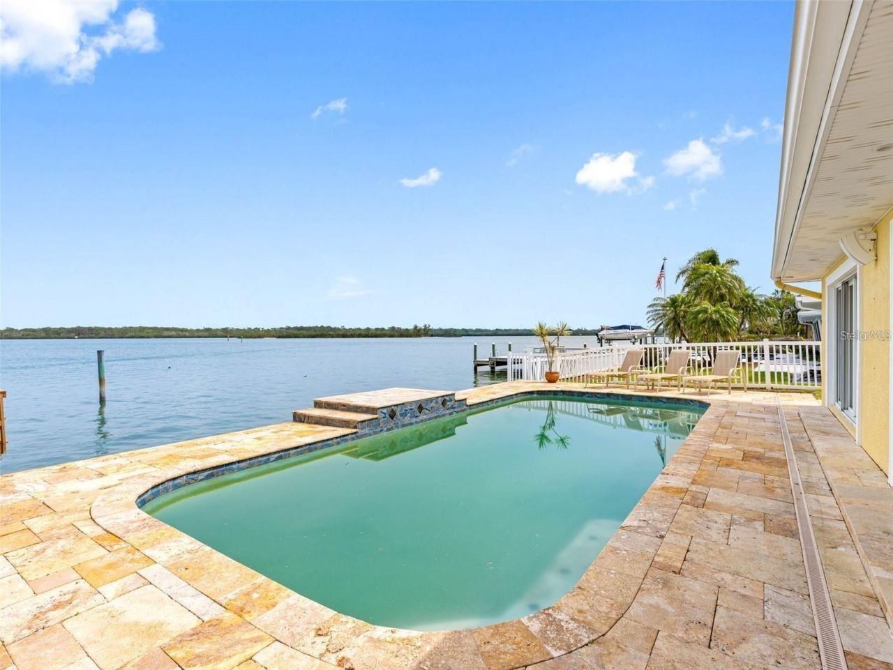 512 173rd Avenue E, North Redington Beach, FL 33708 Photo