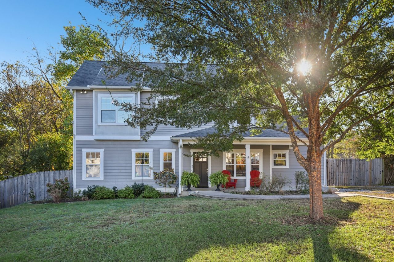 2221 Thistlewood Dr, Nashville, TN 37216 Main Photo