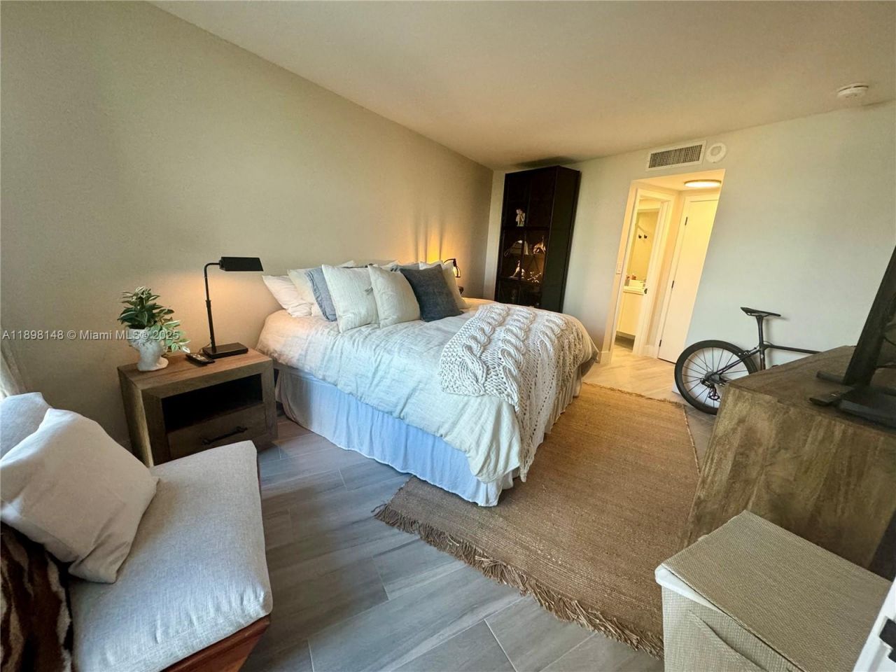 1121 Crandon Blvd, Unit E504, Key Biscayne, FL 33149 Photo