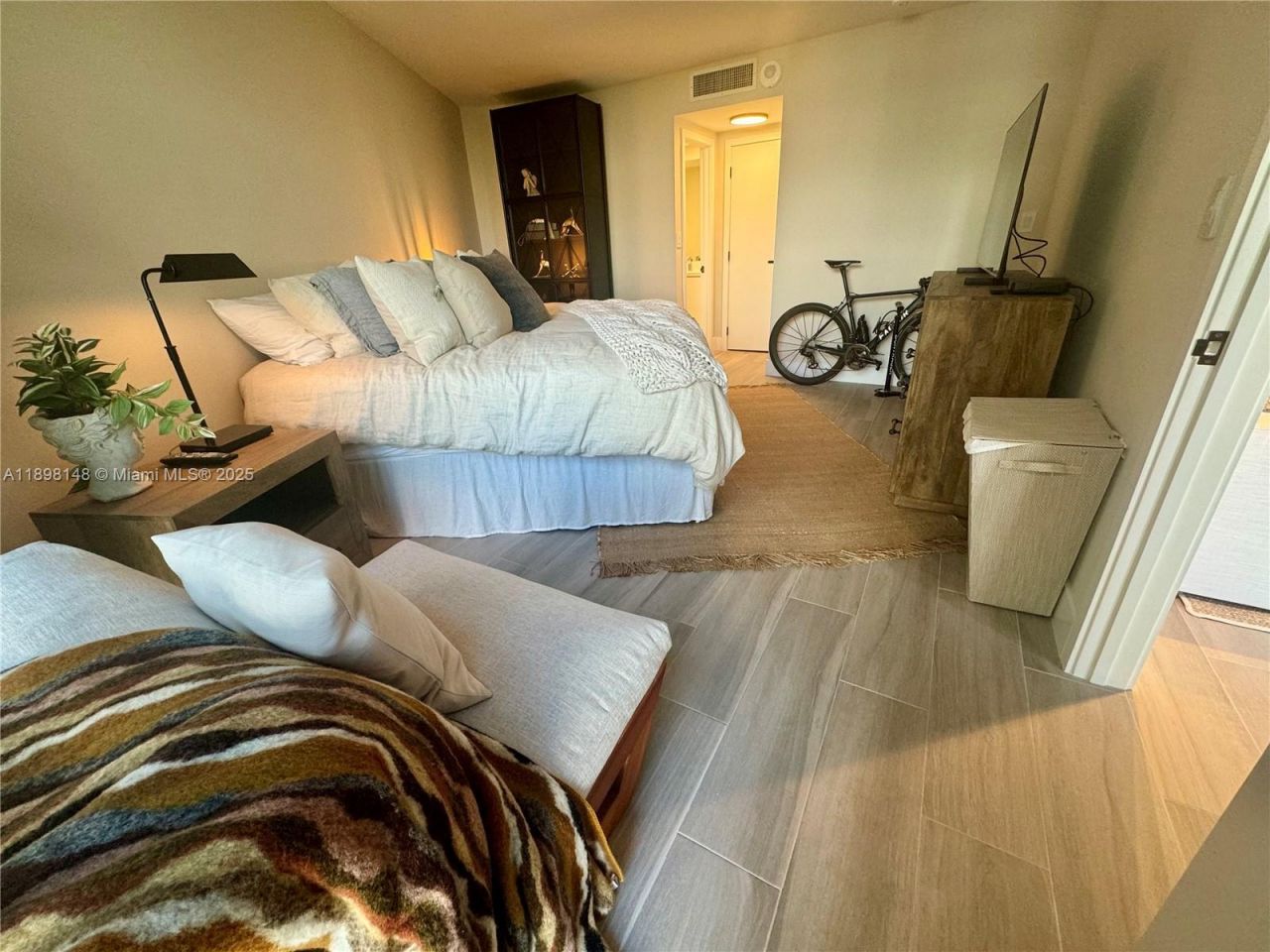 1121 Crandon Blvd, Unit E504, Key Biscayne, FL 33149 Photo