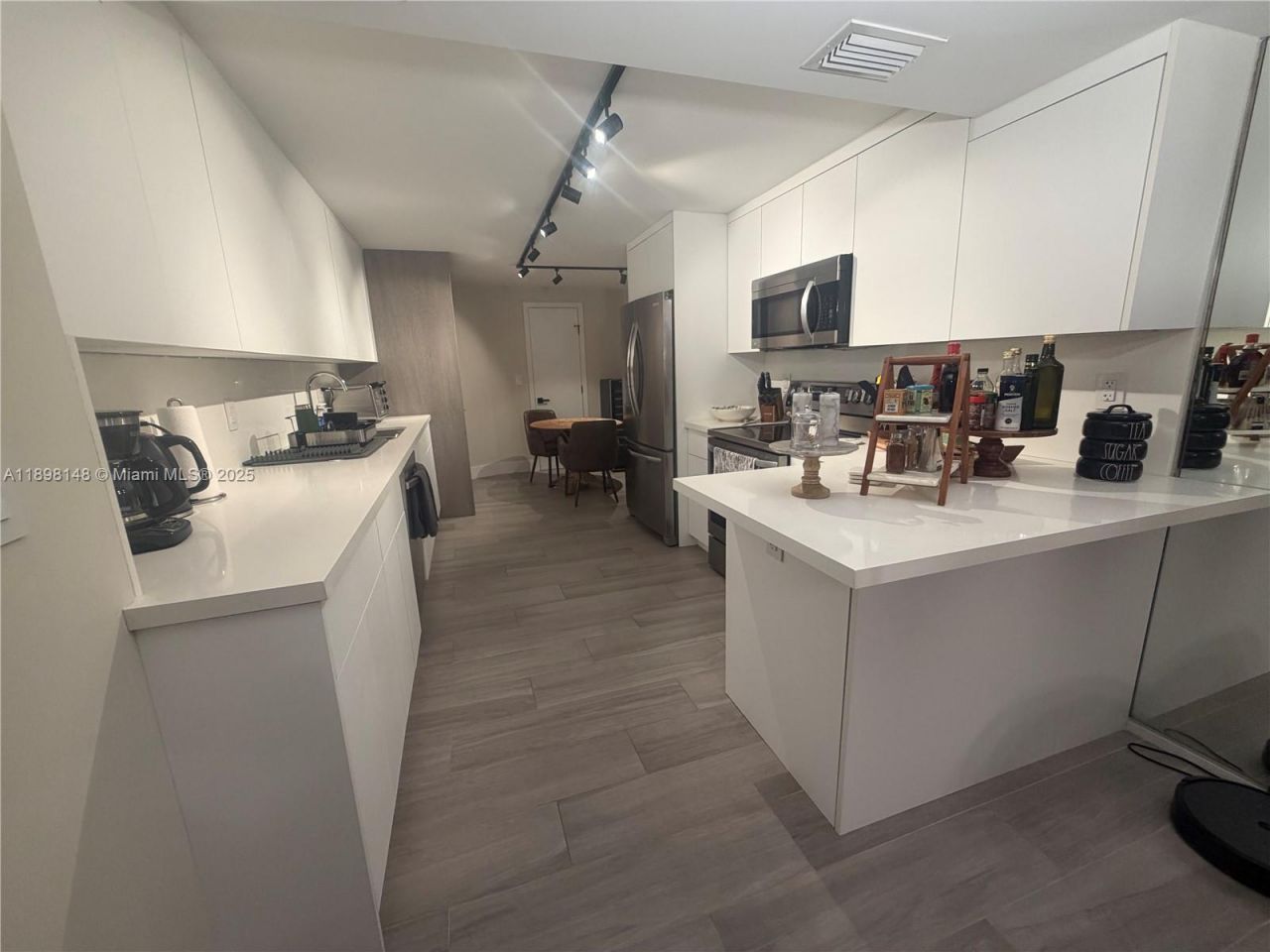 1121 Crandon Blvd, Unit E504, Key Biscayne, FL 33149 Photo