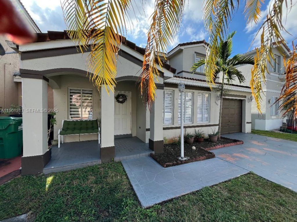 16530 SW 96th Ter, Miami, FL 33196 Photo