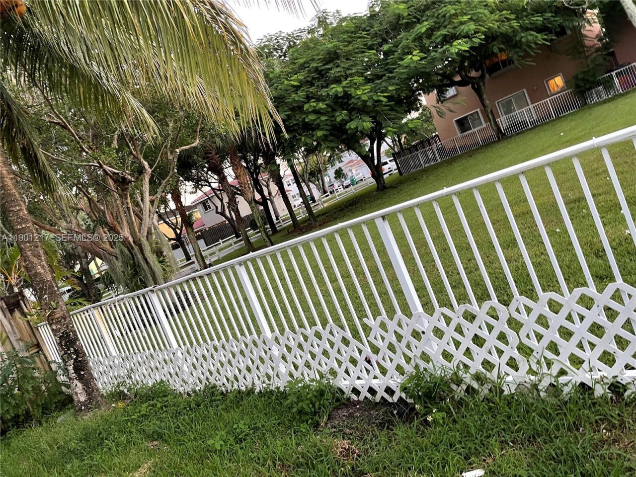 16530 SW 96th Ter, Miami, FL 33196 Photo