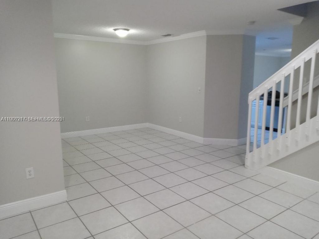 16530 SW 96th Ter, Miami, FL 33196 Photo