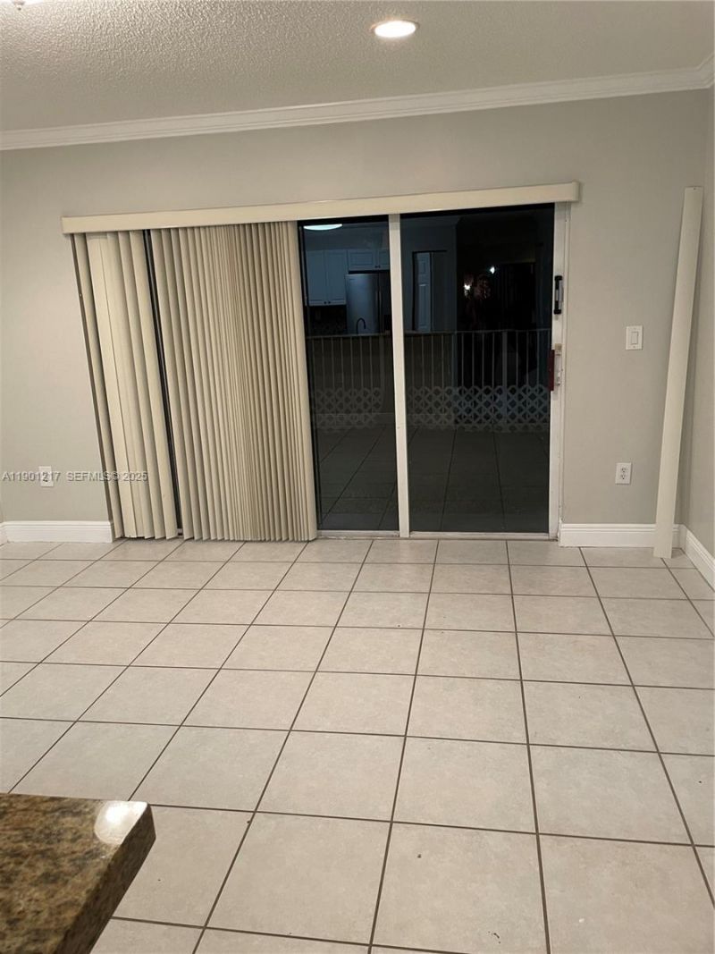 16530 SW 96th Ter, Miami, FL 33196 Photo