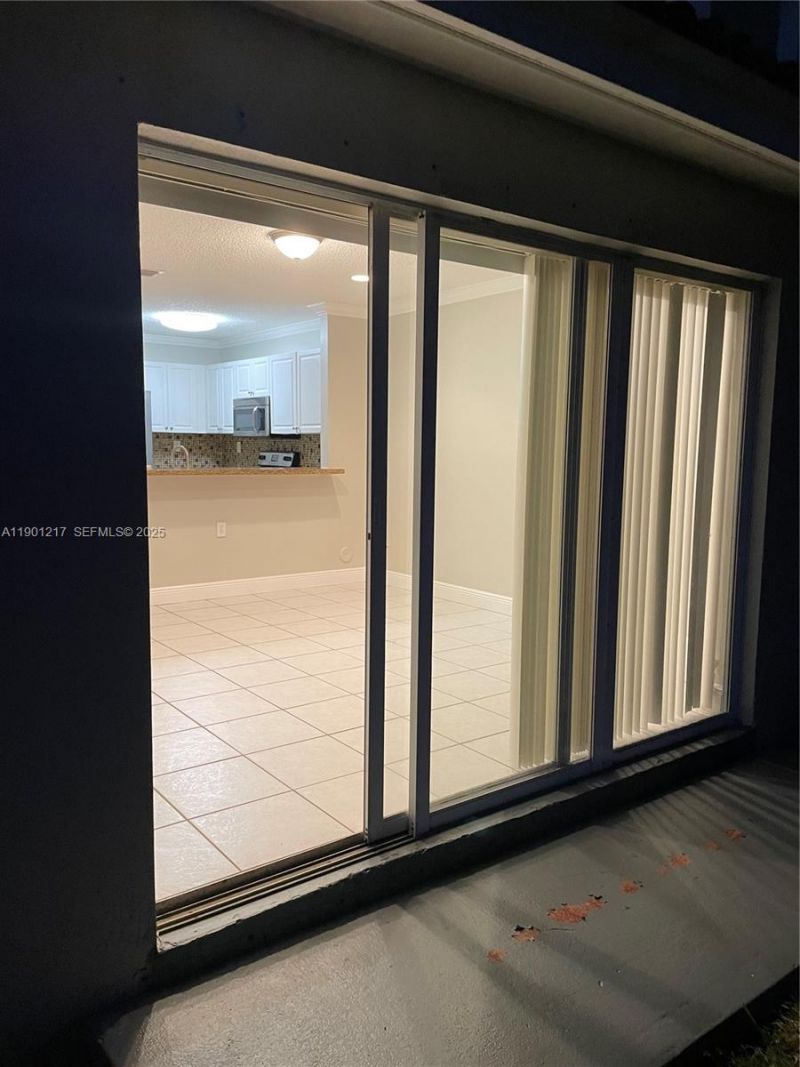 16530 SW 96th Ter, Miami, FL 33196 Photo