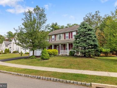 106 DAFFODIL DRIVE, EAST STROUDSBURG, PA 18301